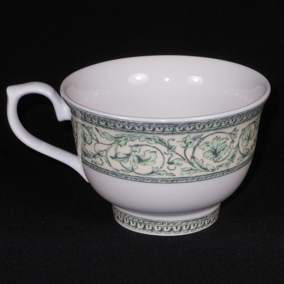 3 footed tea cups. RHS UK Applebee Collection - Picture 3 of 6